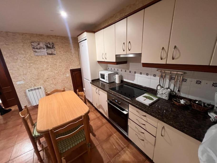 Casa Con Terraza En El Casco Villa Betanzos Luaran gambar