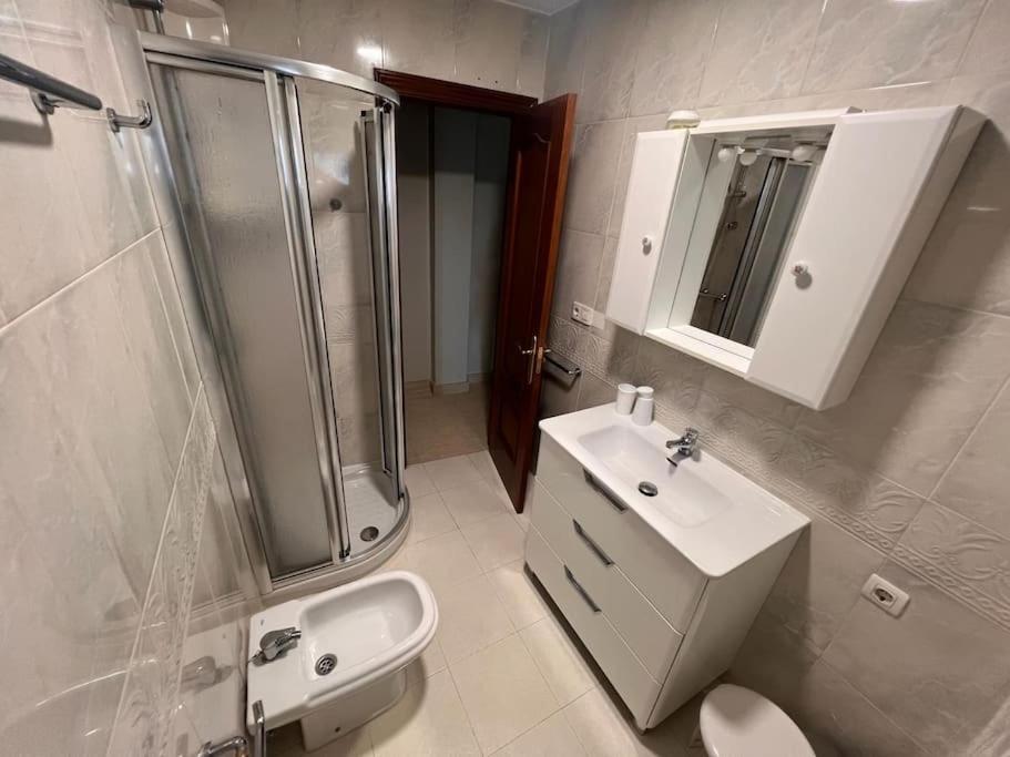 Casa Con Terraza En El Casco Villa Betanzos Luaran gambar